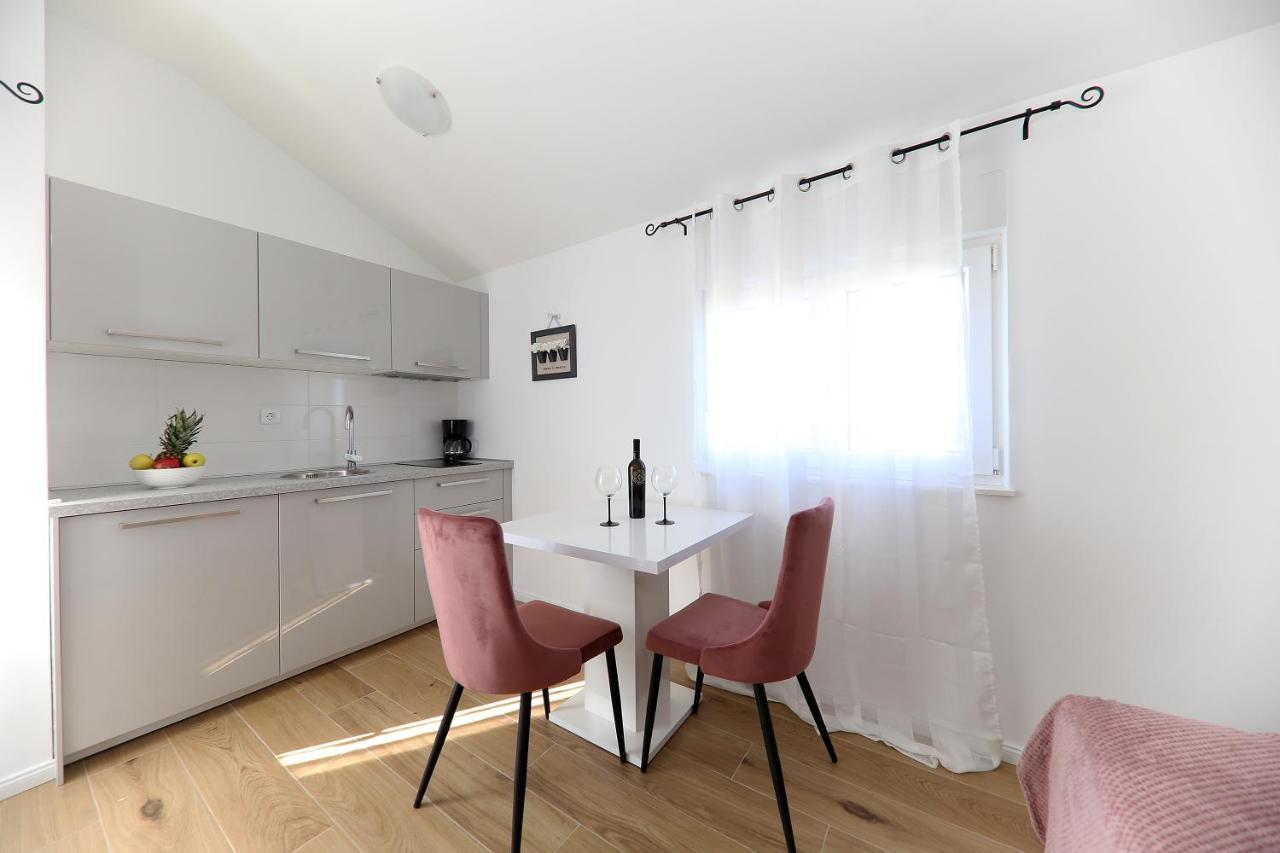 Apartments Doris Zadar Bagian luar foto
