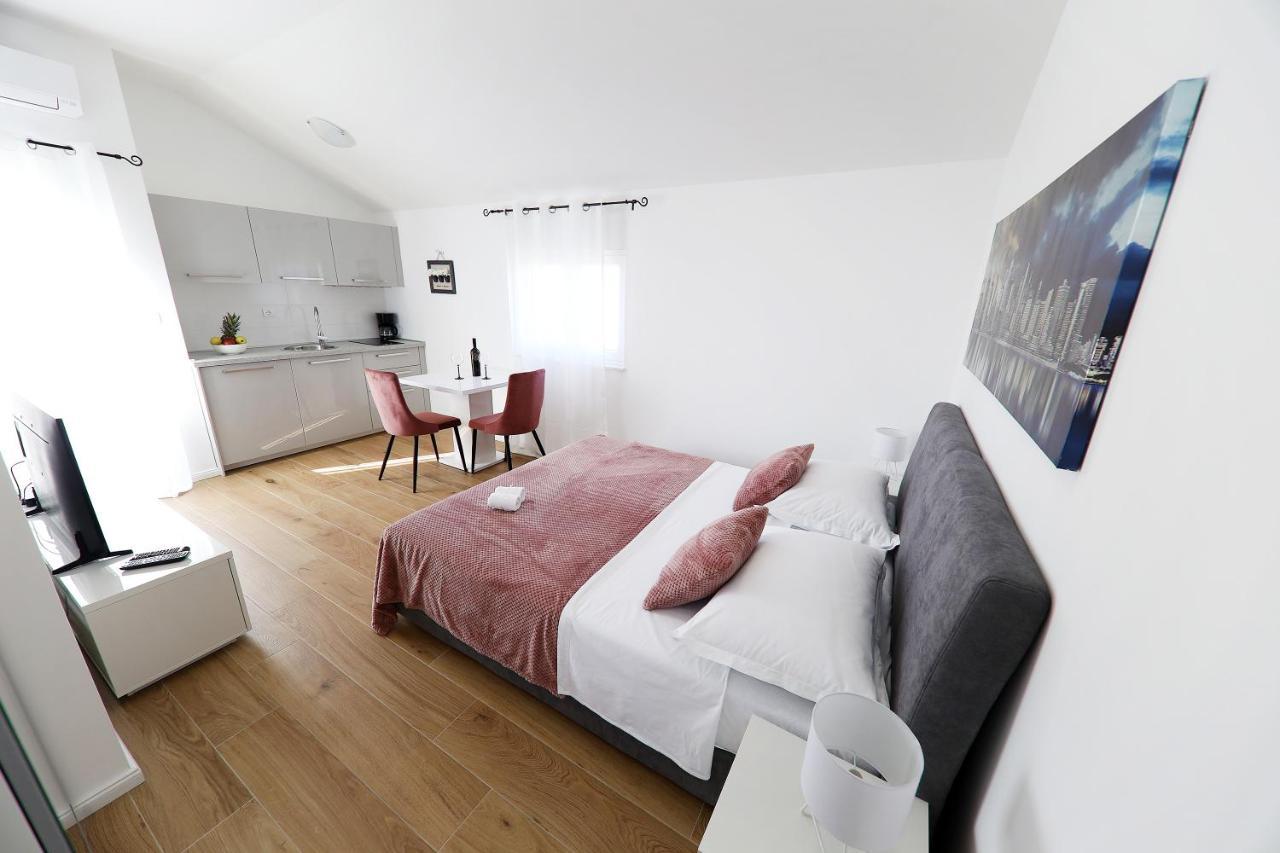 Apartments Doris Zadar Bagian luar foto
