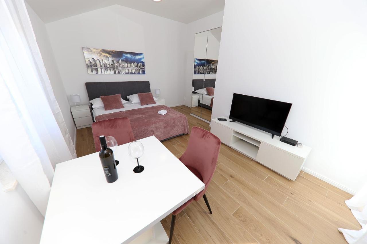 Apartments Doris Zadar Bagian luar foto